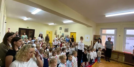 odspiewanie hymnu polski 